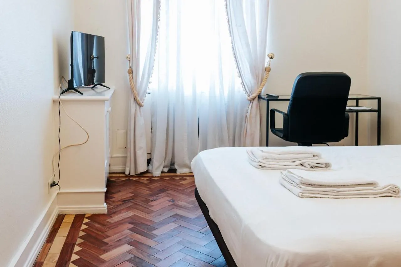 Double Bed Av Da Republic Room Lisbon Portugal