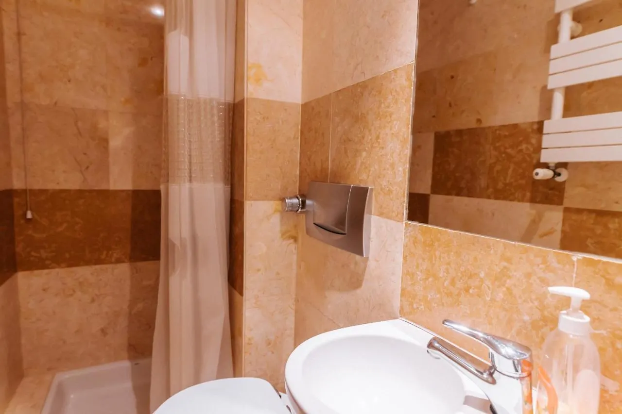 Double Bed Av Da Republic Room Lisboa ゲストハウス