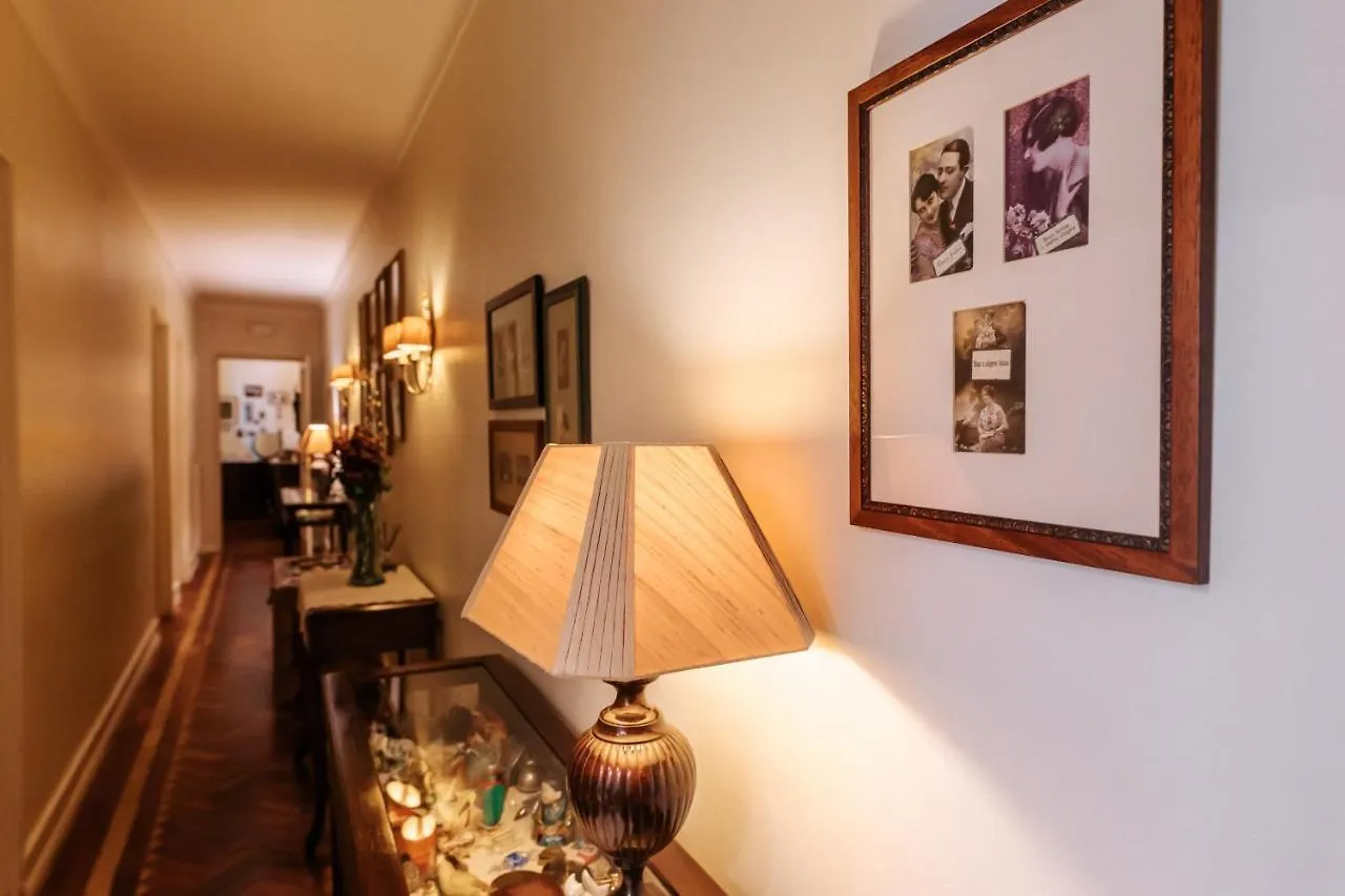 Double Bed Av Da Republic Room Lisboa ゲストハウス